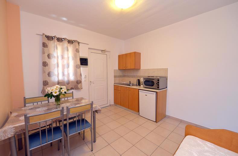 Barbie Hotel Apartments Ialysos  Esterno foto