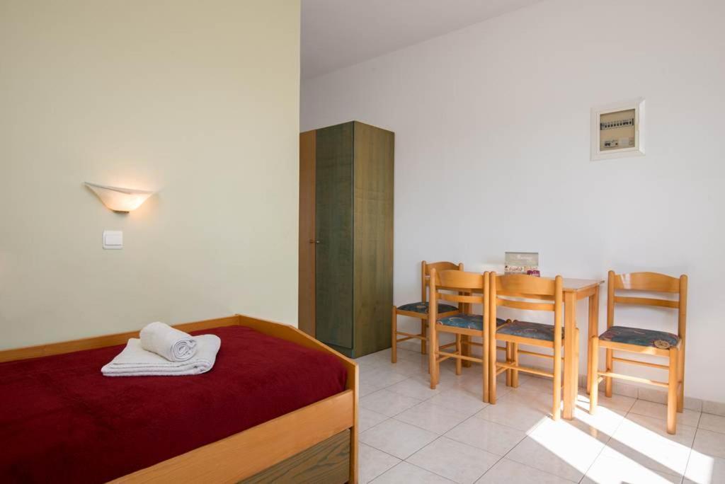Barbie Hotel Apartments Ialysos  Esterno foto