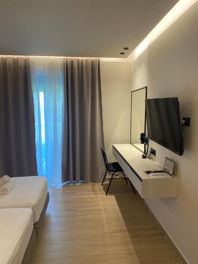 Barbie Hotel Apartments Ialysos  Esterno foto