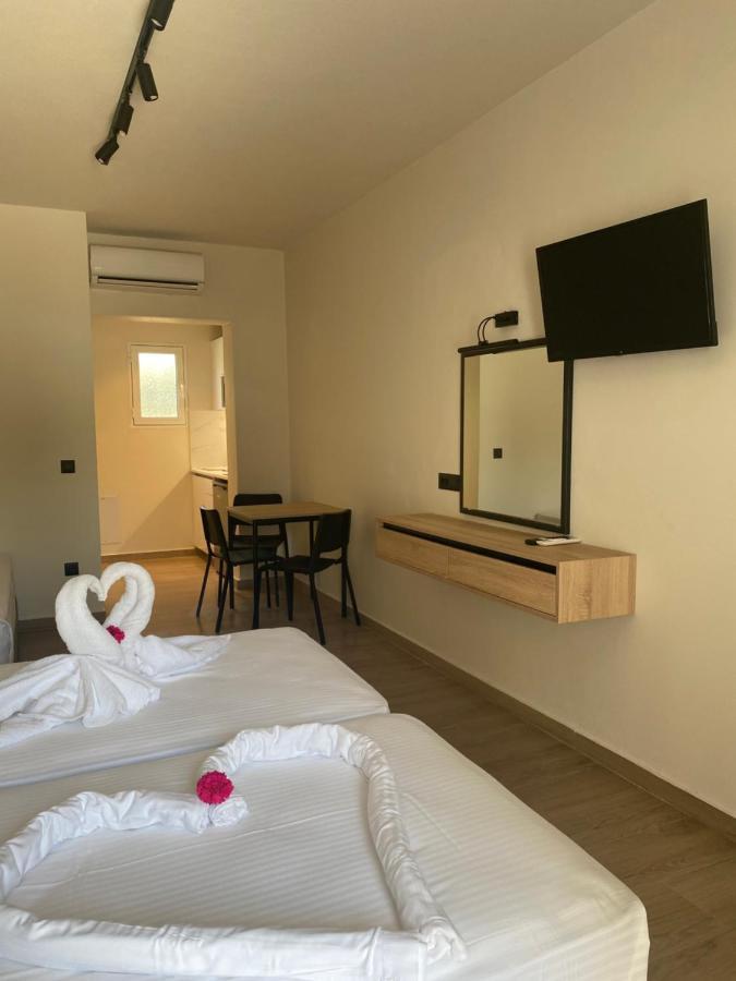 Barbie Hotel Apartments Ialysos  Esterno foto